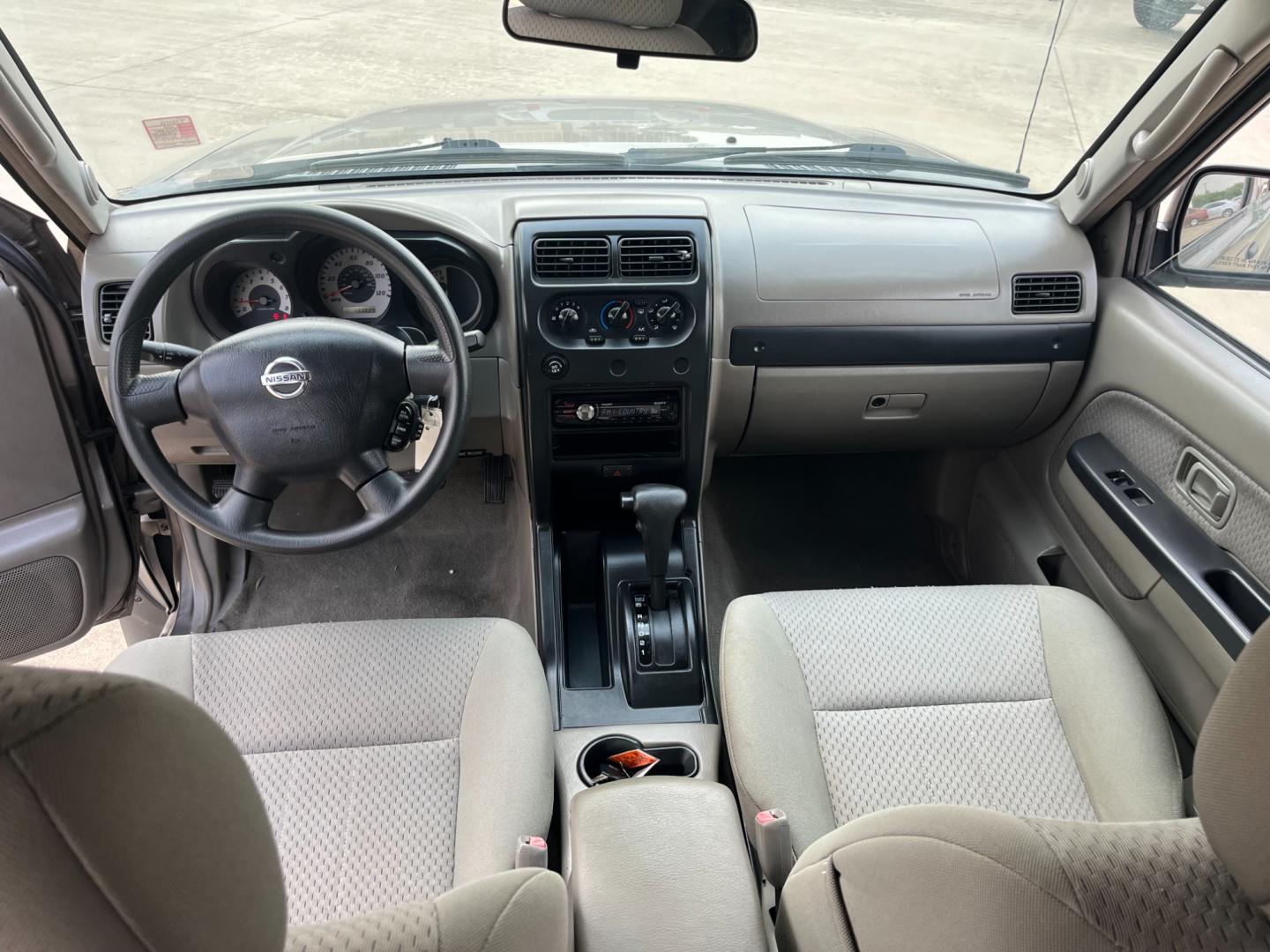 2004 GOLD /gray Nissan Xterra (5N1ED28T84C) , Automatic transmission, located at 14700 Tomball Parkway 249, Houston, TX, 77086, (281) 444-2200, 29.928619, -95.504074 - Photo#10